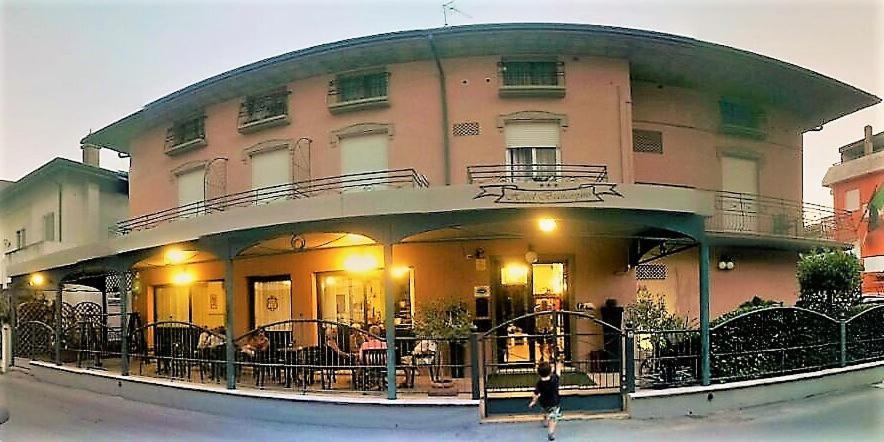 Hotel Biancospino Rimini Exterior foto